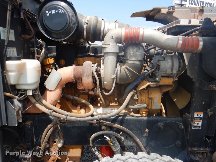 image for item HT9356 2003 Peterbilt 378  semi truck