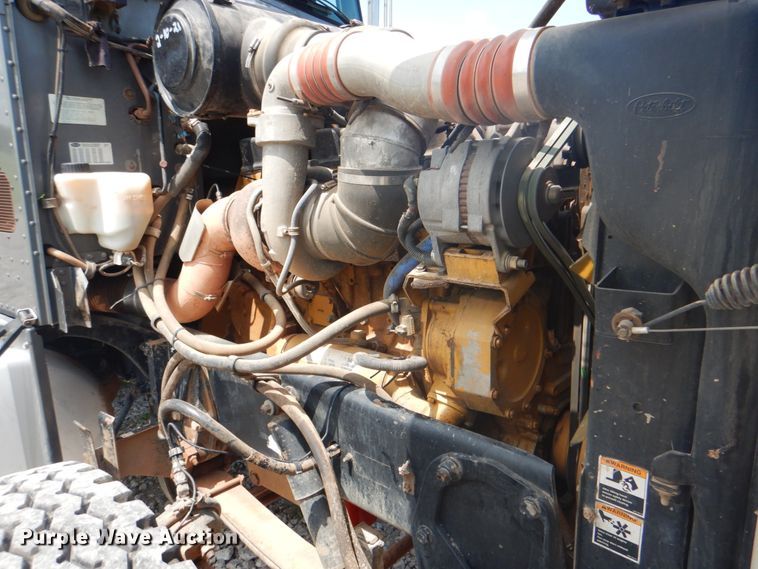 image for item HT9356 2003 Peterbilt 378  semi truck