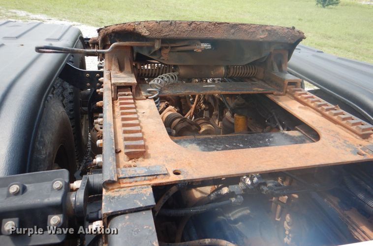 image for item HT9356 2003 Peterbilt 378  semi truck