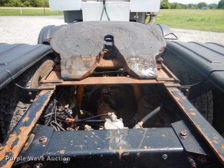 image for item HT9356 2003 Peterbilt 378  semi truck