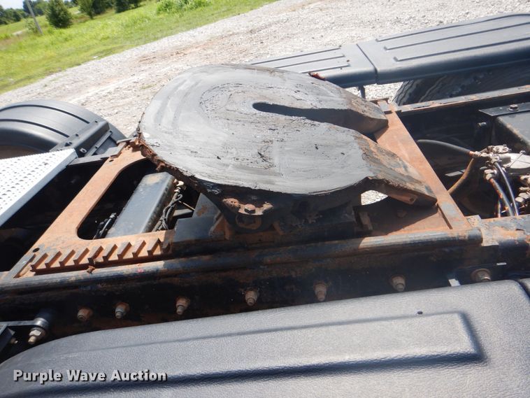 image for item HT9356 2003 Peterbilt 378  semi truck