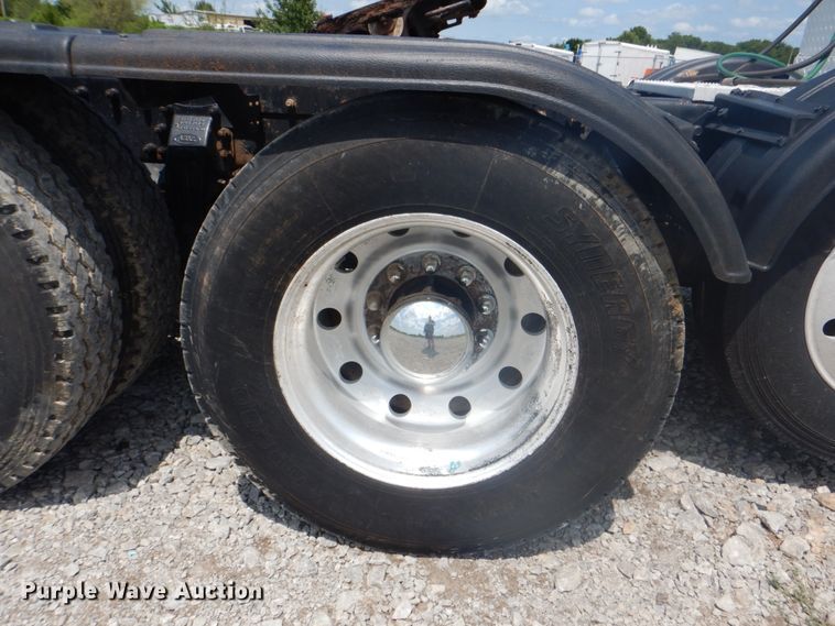 image for item HT9356 2003 Peterbilt 378  semi truck