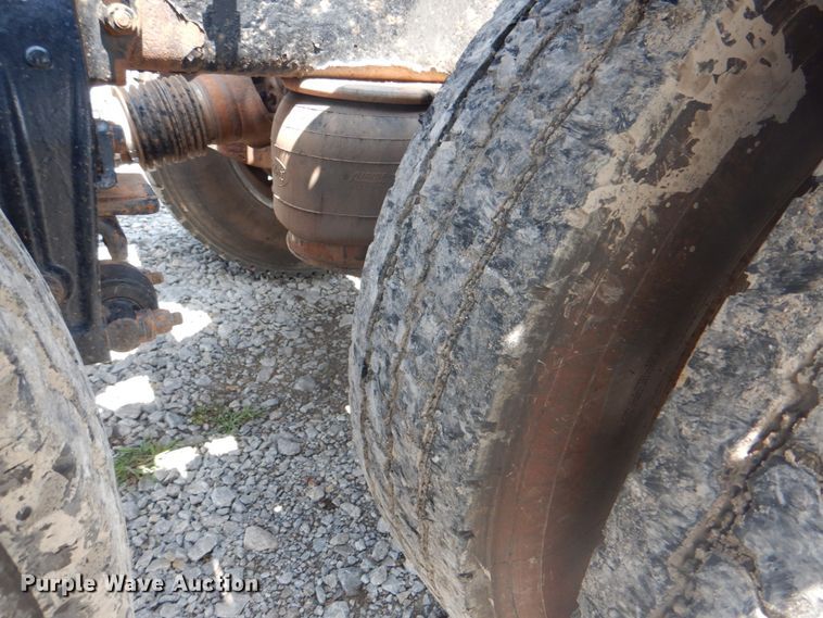 image for item HT9356 2003 Peterbilt 378  semi truck