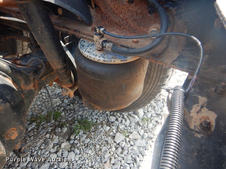 image for item HT9356 2003 Peterbilt 378  semi truck