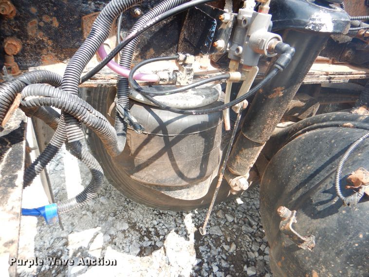 image for item HT9356 2003 Peterbilt 378  semi truck