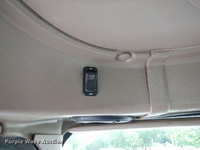 image for item II9607 2005 International 9200i  semi truck