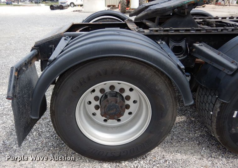 image for item II9607 2005 International 9200i  semi truck