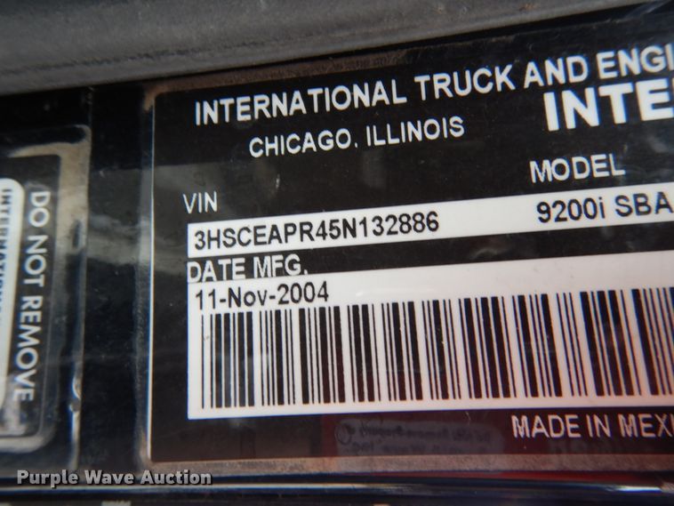 image for item II9607 2005 International 9200i  semi truck