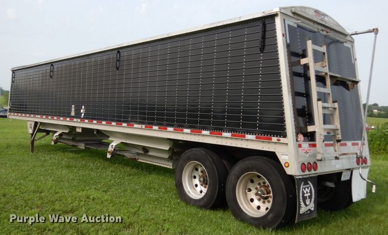 image for item II9612 2015 Wilson DWH-551CB  grain trailer