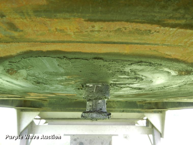 image for item II9612 2015 Wilson DWH-551CB  grain trailer