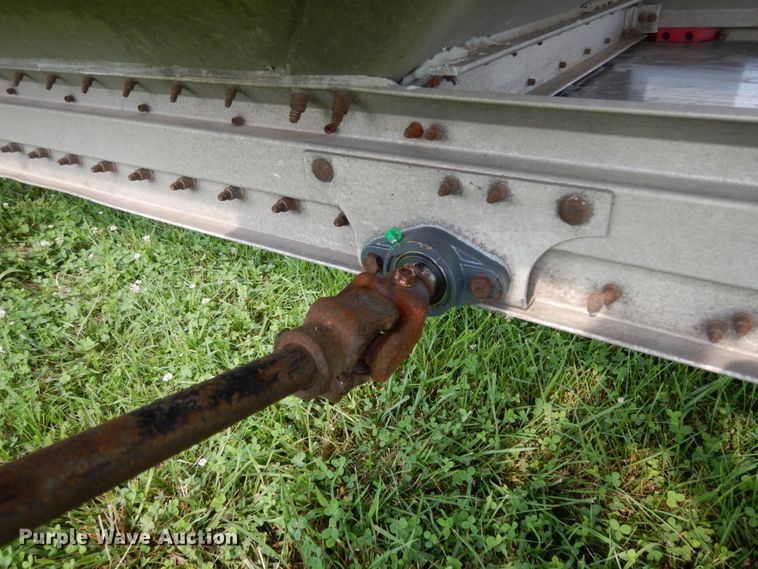 image for item II9612 2015 Wilson DWH-551CB  grain trailer