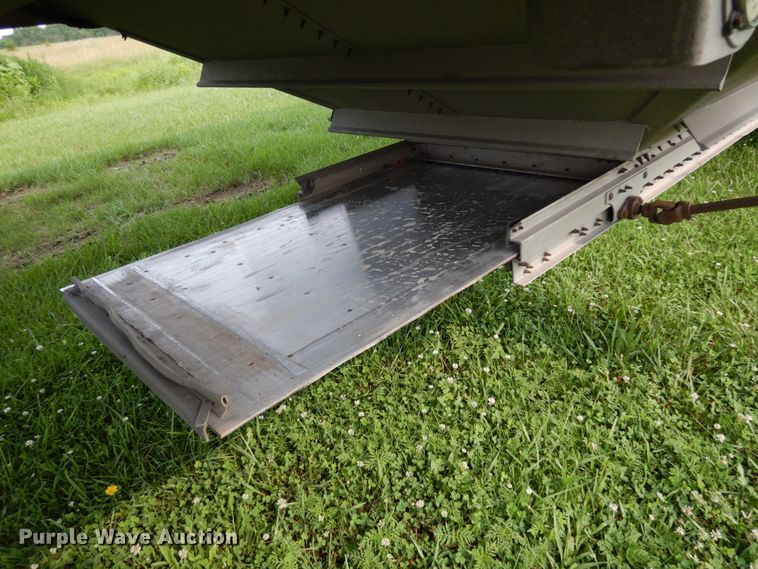 image for item II9612 2015 Wilson DWH-551CB  grain trailer