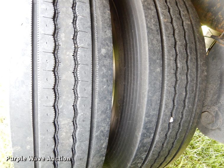 image for item II9612 2015 Wilson DWH-551CB  grain trailer