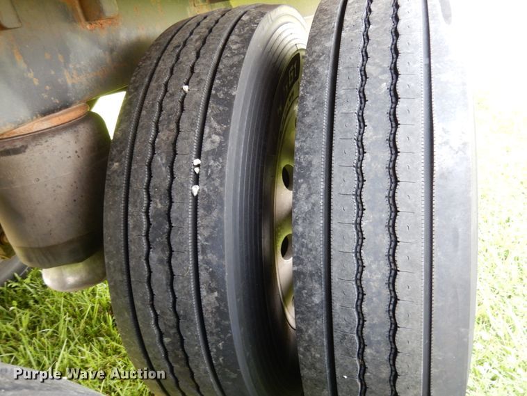 image for item II9612 2015 Wilson DWH-551CB  grain trailer