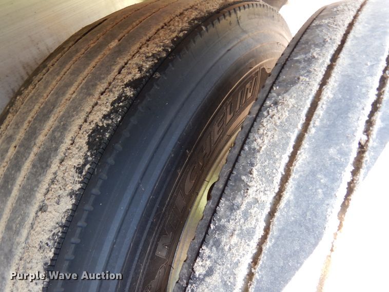 image for item IL9864 2016 Timpte  grain trailer