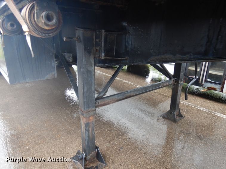 image for item IL9874 1999 Liberty  flatbed trailer