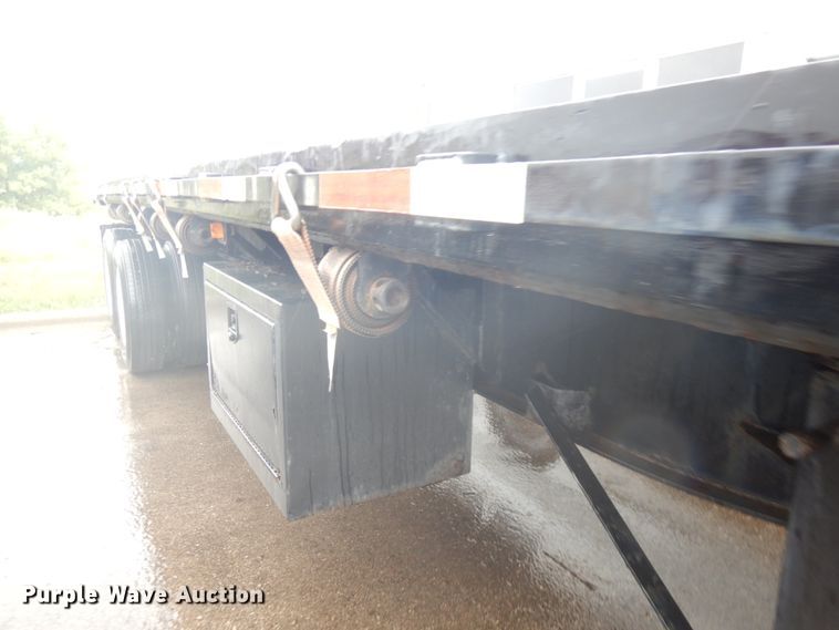 image for item IL9874 1999 Liberty  flatbed trailer