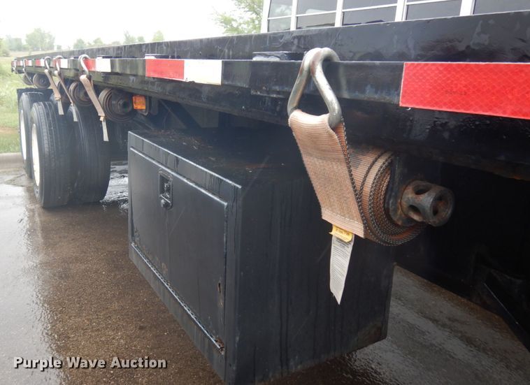 image for item IL9874 1999 Liberty  flatbed trailer