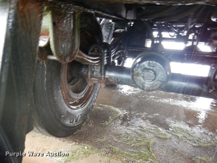 image for item IL9874 1999 Liberty  flatbed trailer