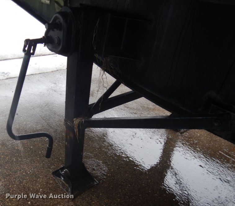 image for item IL9874 1999 Liberty  flatbed trailer