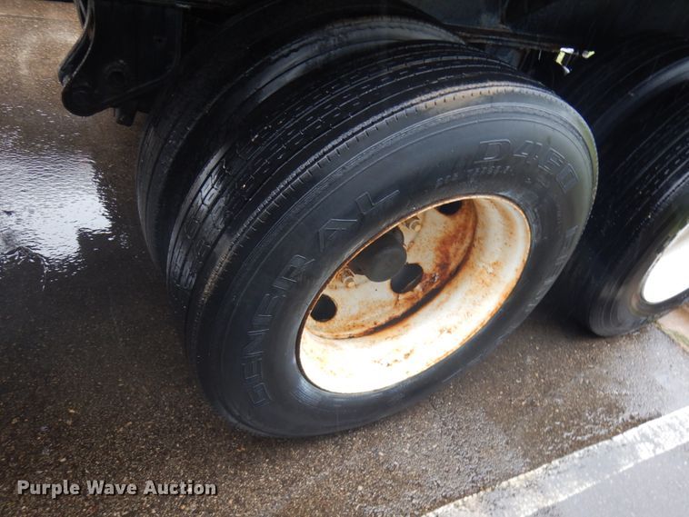 image for item IL9874 1999 Liberty  flatbed trailer