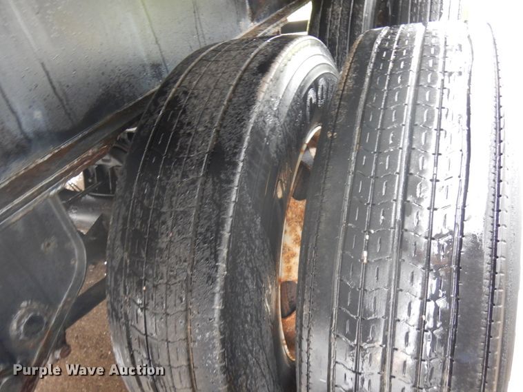 image for item IL9874 1999 Liberty  flatbed trailer