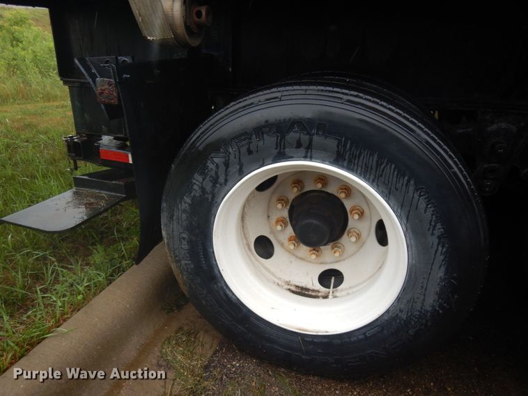 image for item IL9874 1999 Liberty  flatbed trailer