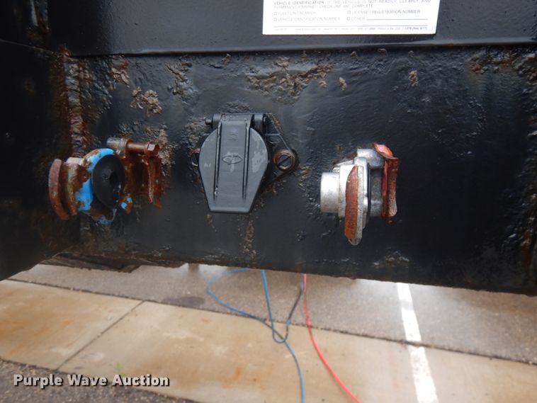 image for item IL9875 2011 Great Dane  flatbed trailer