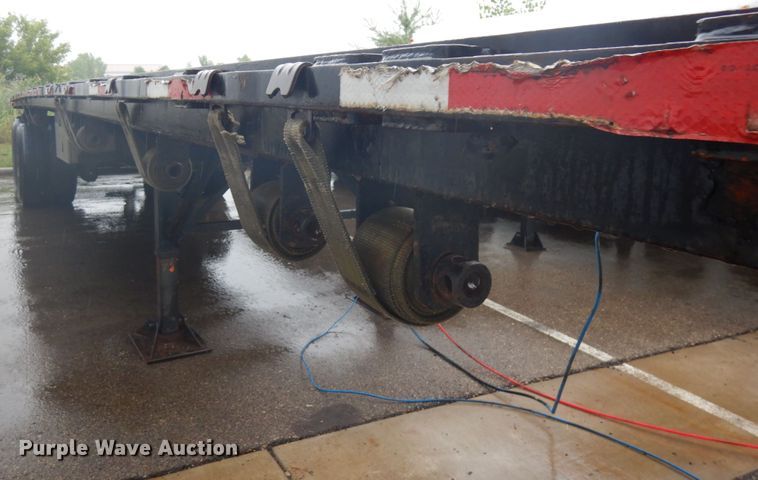 image for item IL9875 2011 Great Dane  flatbed trailer