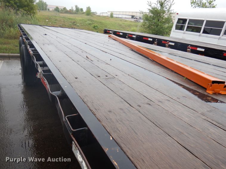 image for item IL9875 2011 Great Dane  flatbed trailer