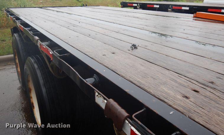 image for item IL9875 2011 Great Dane  flatbed trailer