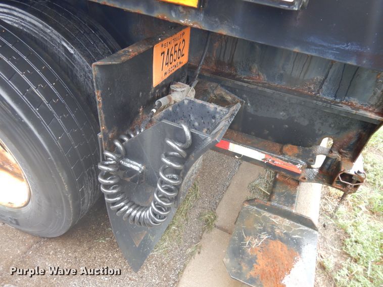 image for item IL9875 2011 Great Dane  flatbed trailer