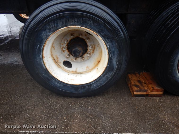 image for item IL9875 2011 Great Dane  flatbed trailer