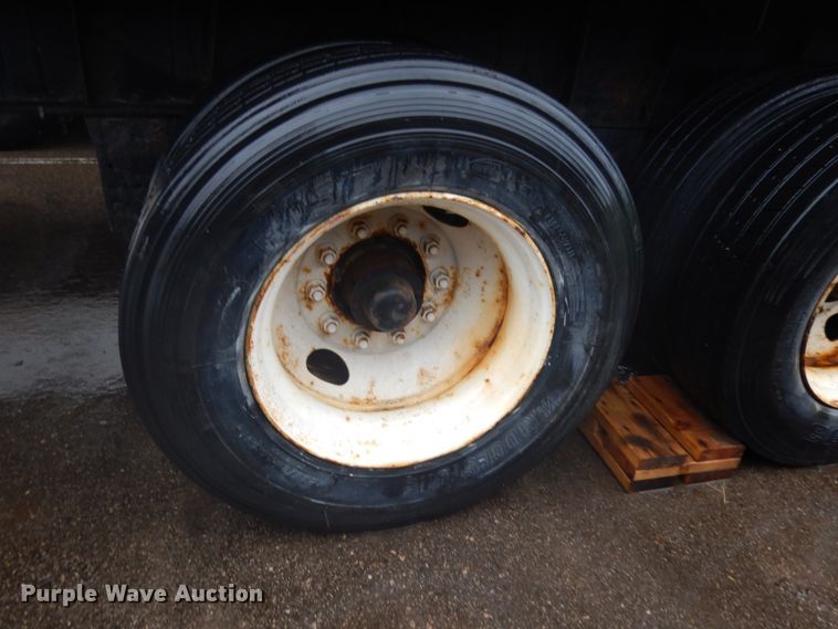 image for item IL9875 2011 Great Dane  flatbed trailer