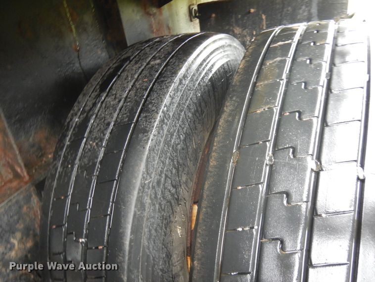 image for item IL9875 2011 Great Dane  flatbed trailer