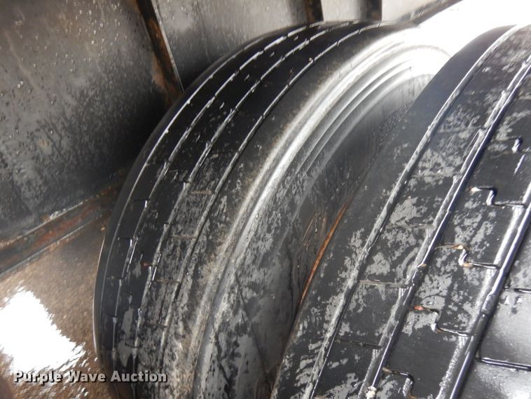 image for item IL9875 2011 Great Dane  flatbed trailer