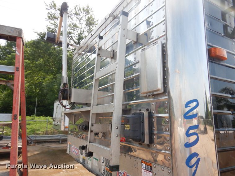 image for item IL9923 2009 Wilson DWH-500 Pace Setter  grain trailer