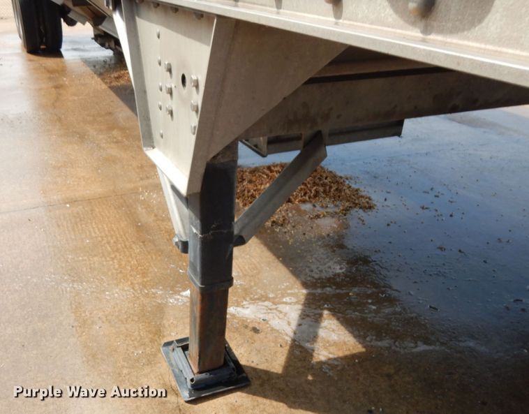 image for item IL9923 2009 Wilson DWH-500 Pace Setter  grain trailer