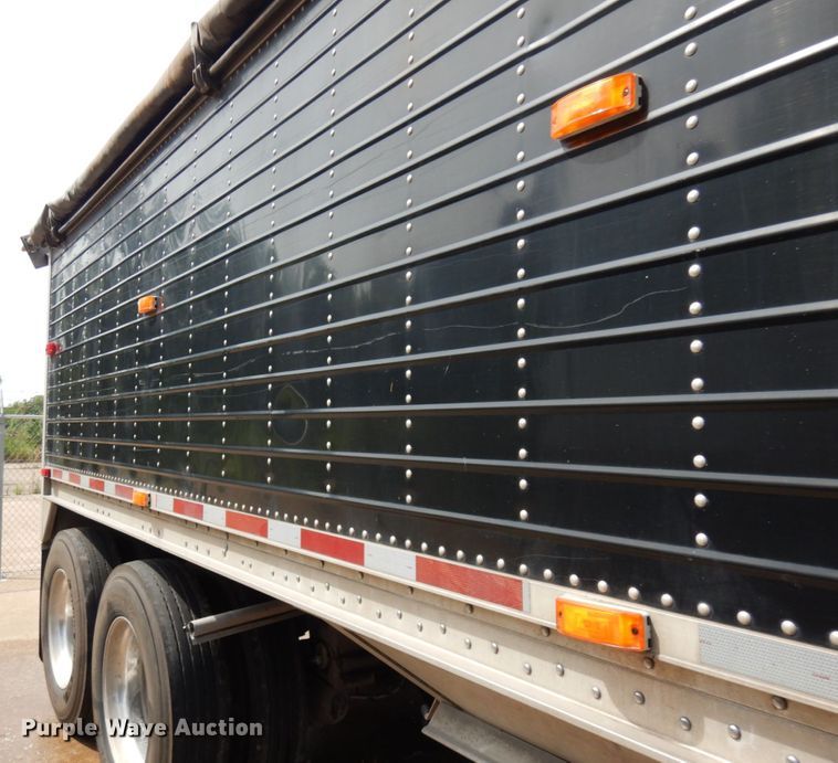 image for item IL9923 2009 Wilson DWH-500 Pace Setter  grain trailer