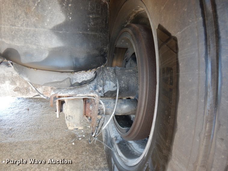 image for item IL9923 2009 Wilson DWH-500 Pace Setter  grain trailer