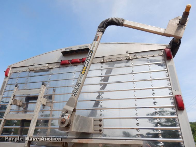 image for item IL9923 2009 Wilson DWH-500 Pace Setter  grain trailer