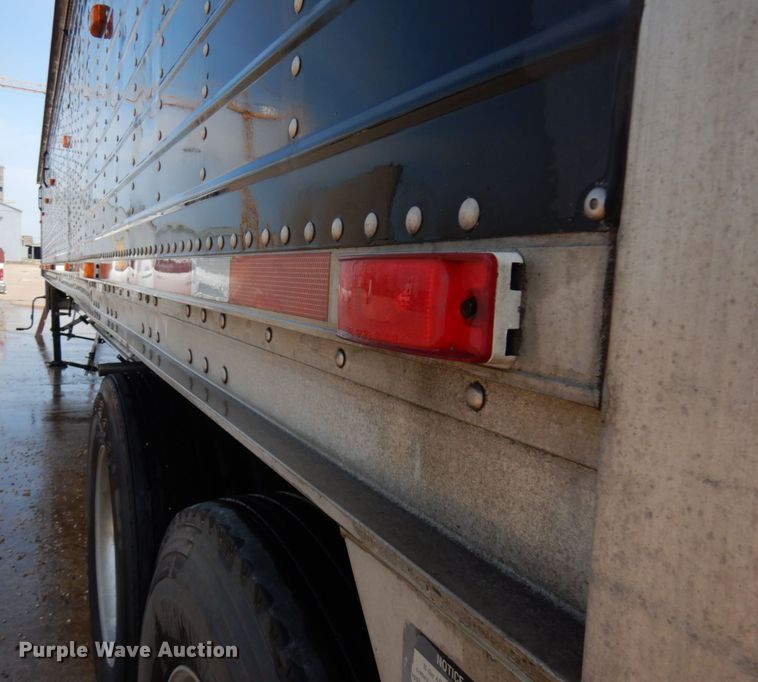 image for item IL9923 2009 Wilson DWH-500 Pace Setter  grain trailer