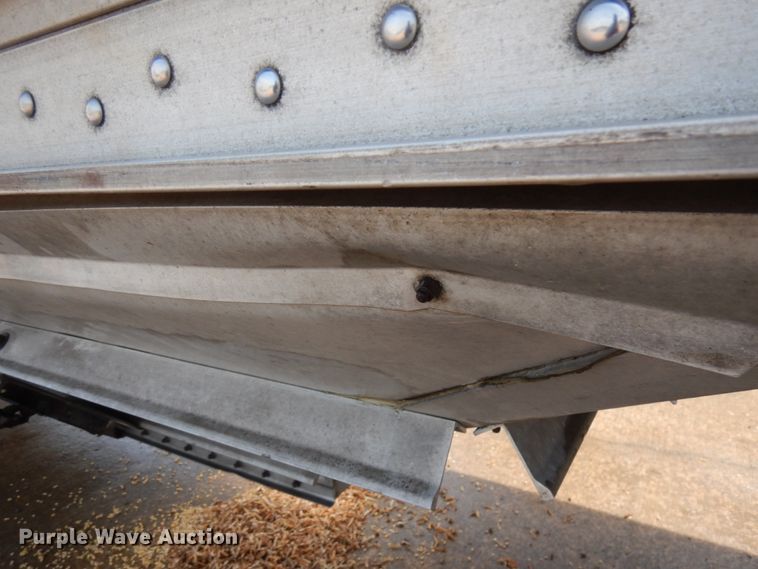 image for item IL9923 2009 Wilson DWH-500 Pace Setter  grain trailer