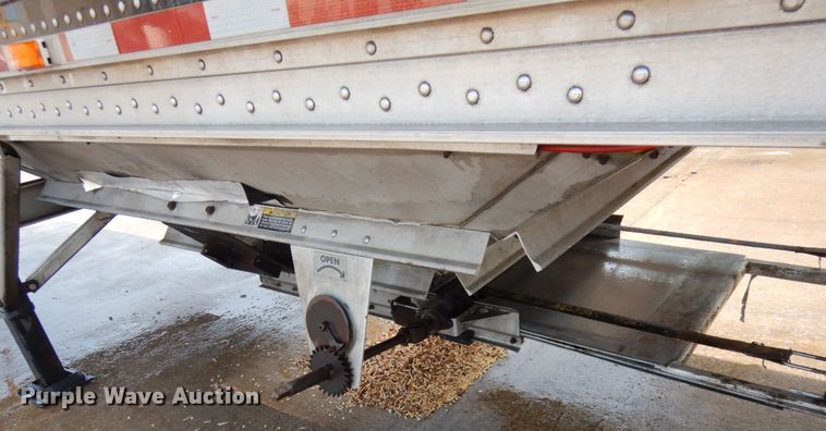 image for item IL9923 2009 Wilson DWH-500 Pace Setter  grain trailer