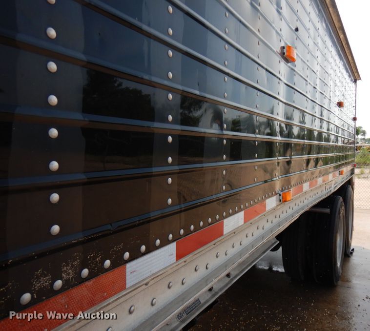 image for item IL9923 2009 Wilson DWH-500 Pace Setter  grain trailer