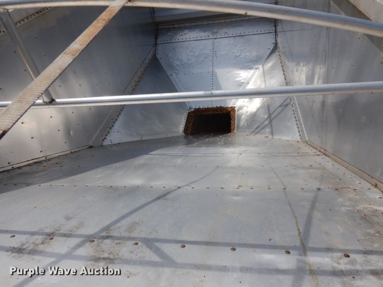 image for item IL9923 2009 Wilson DWH-500 Pace Setter  grain trailer