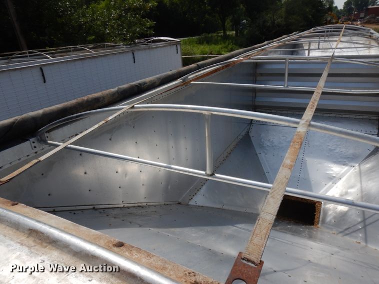 image for item IL9923 2009 Wilson DWH-500 Pace Setter  grain trailer