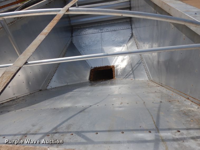 image for item IL9923 2009 Wilson DWH-500 Pace Setter  grain trailer