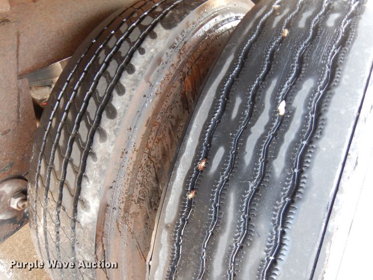 image for item IL9923 2009 Wilson DWH-500 Pace Setter  grain trailer