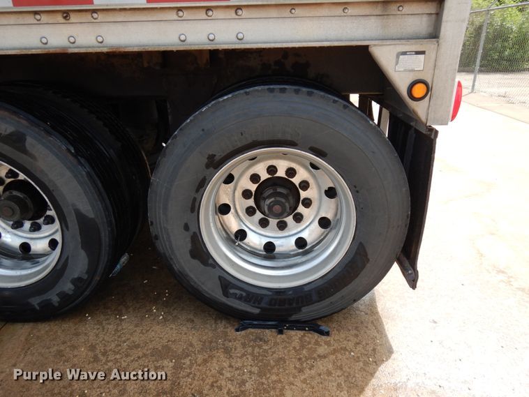 image for item IL9923 2009 Wilson DWH-500 Pace Setter  grain trailer